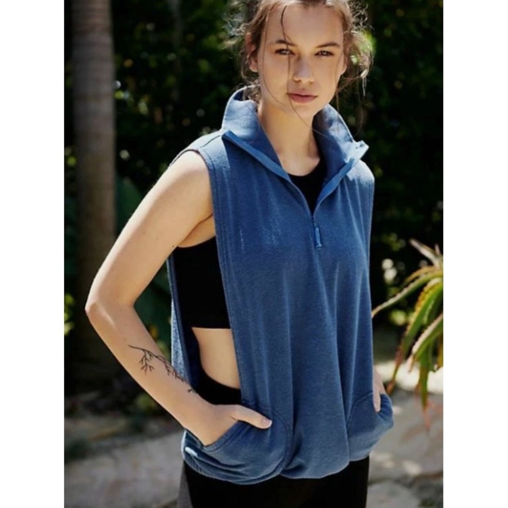 Free People Movement Women's Blue MOVIN' ON Half-Zip Vest Size SMALL